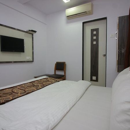 Hotel Apex Нави Мумбай Екстериор снимка