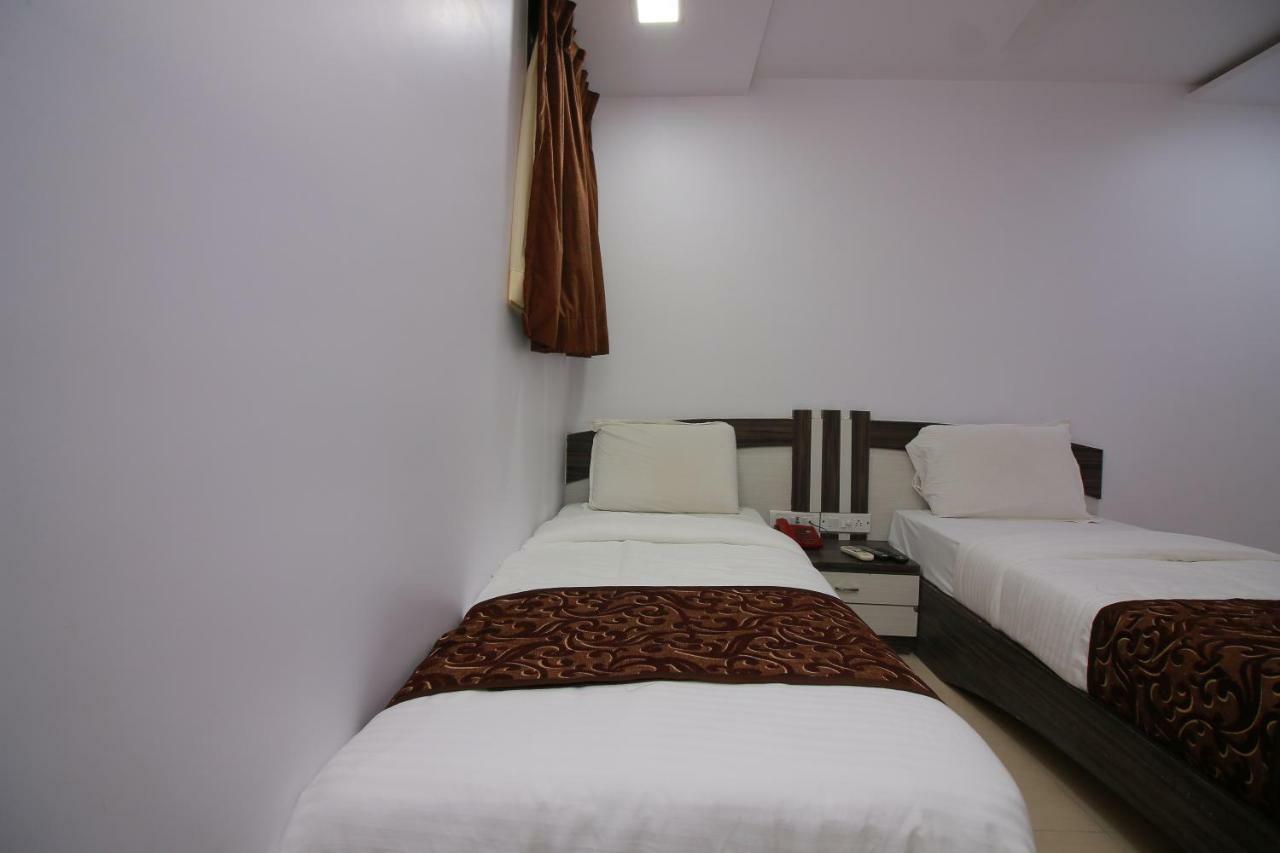Hotel Apex Нави Мумбай Екстериор снимка
