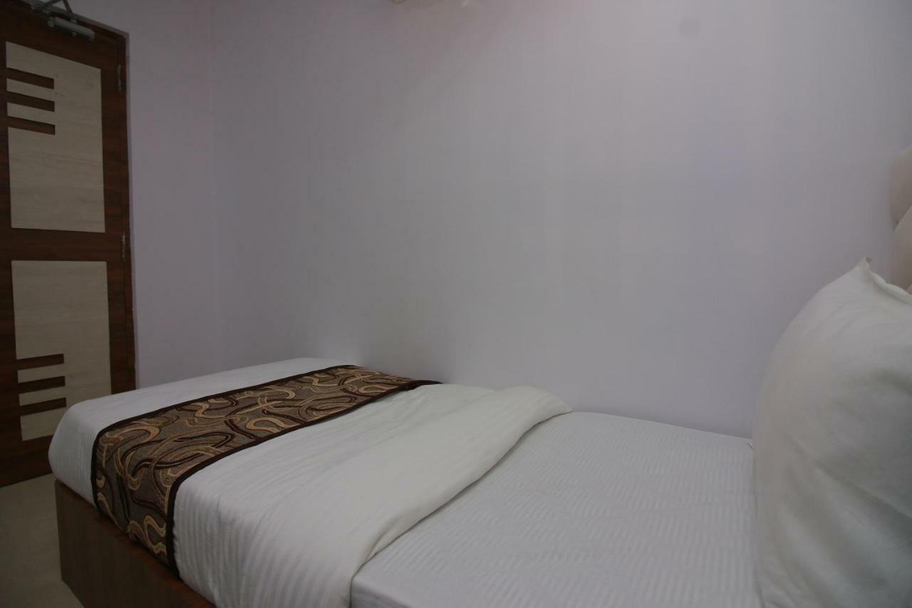 Hotel Apex Нави Мумбай Екстериор снимка