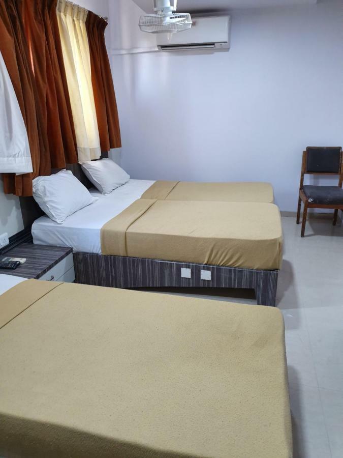 Hotel Apex Нави Мумбай Екстериор снимка