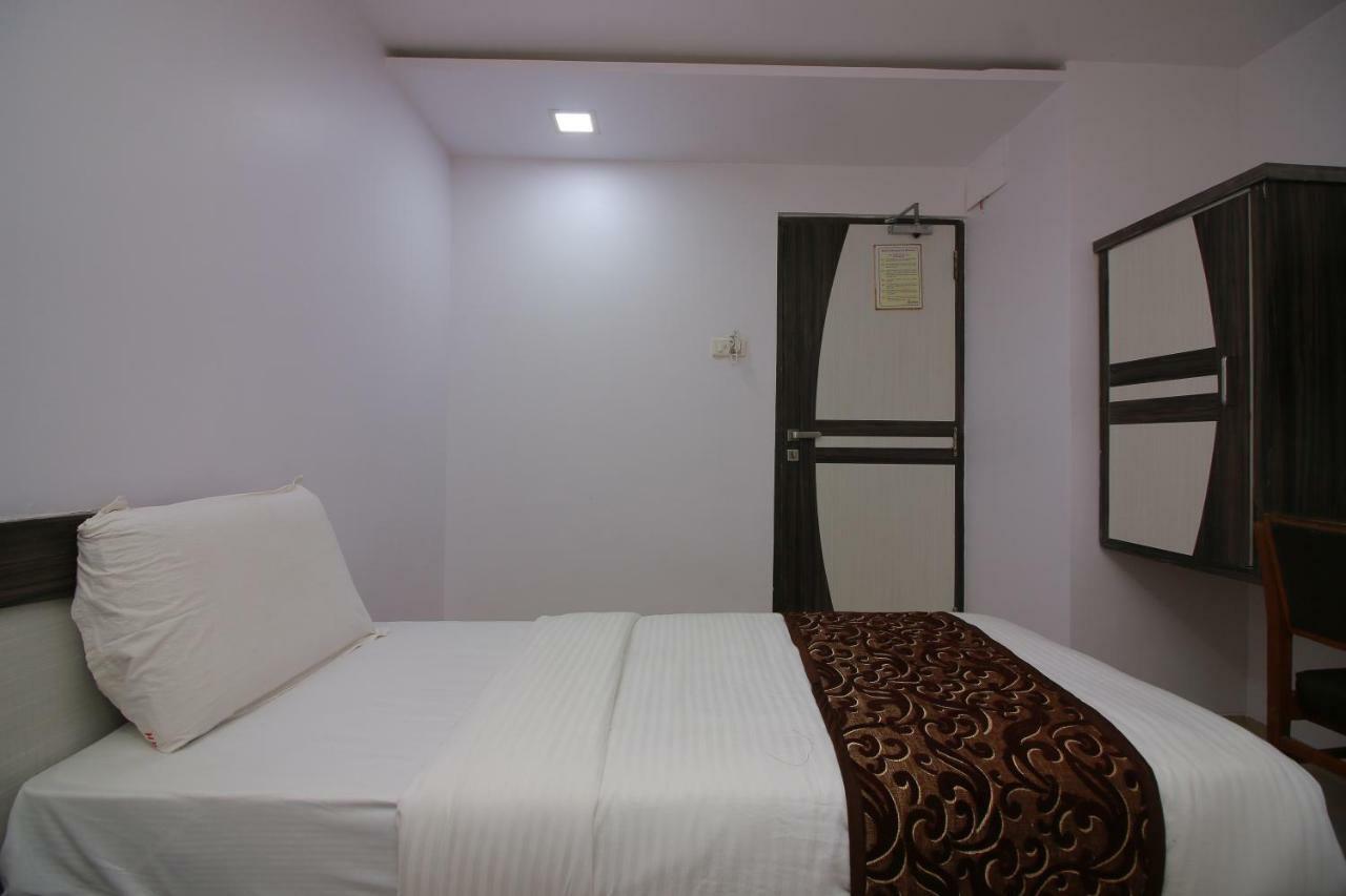 Hotel Apex Нави Мумбай Екстериор снимка