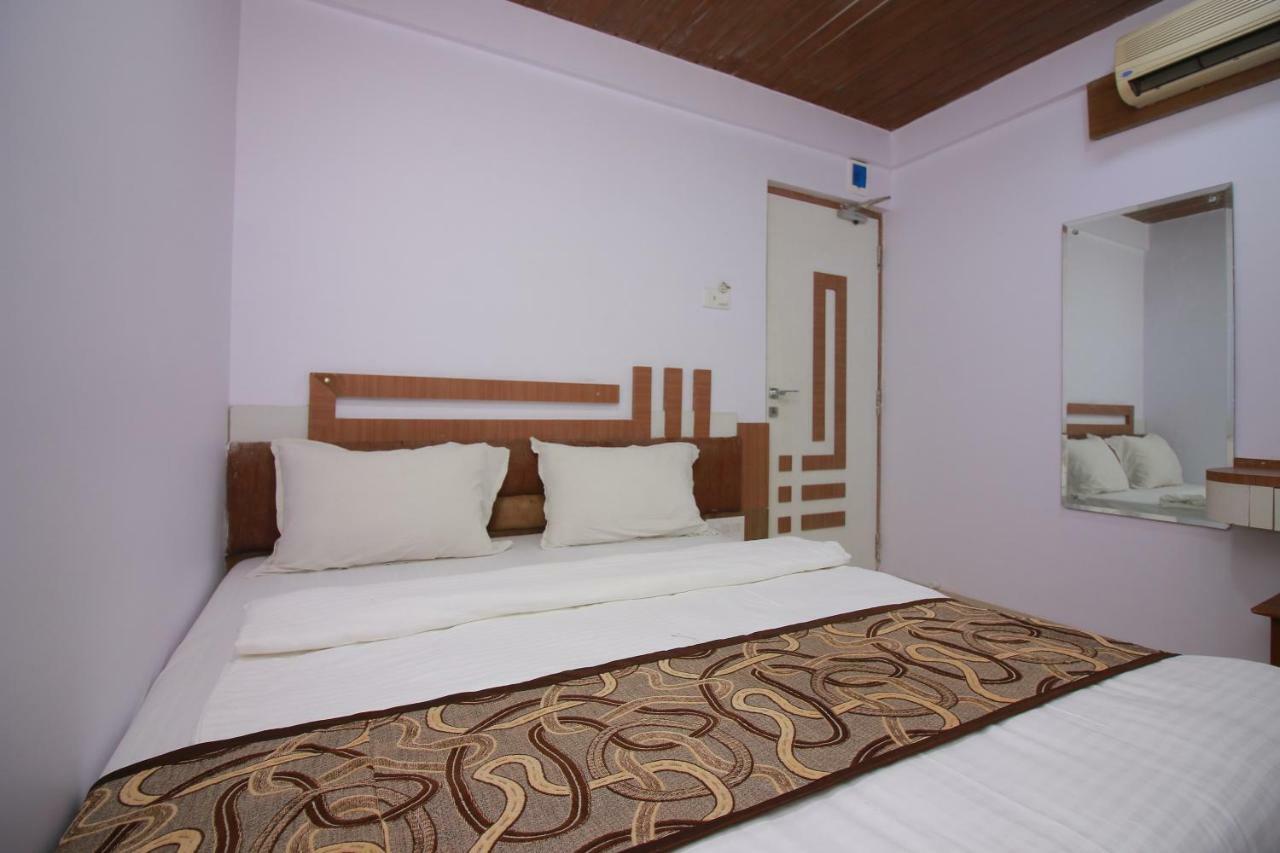 Hotel Apex Нави Мумбай Екстериор снимка