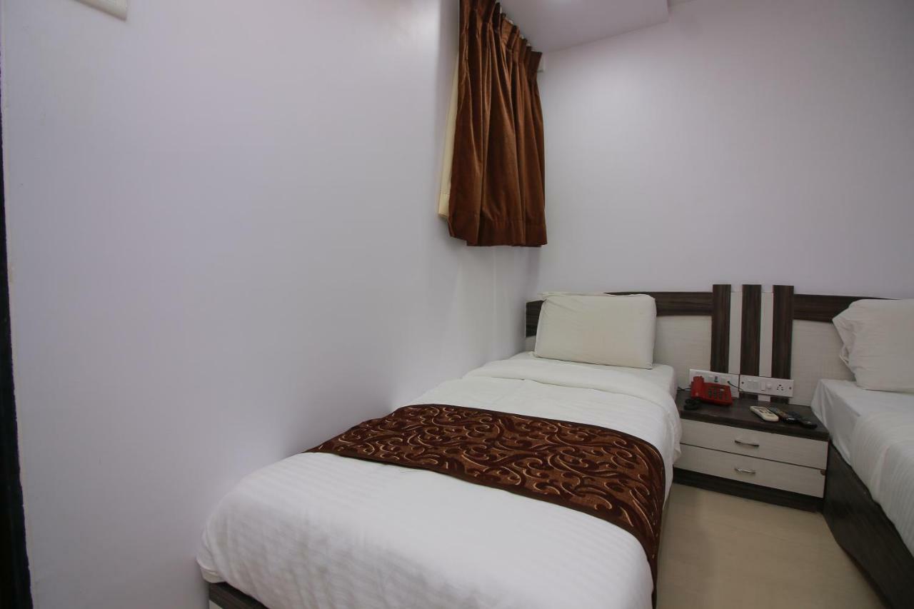 Hotel Apex Нави Мумбай Екстериор снимка