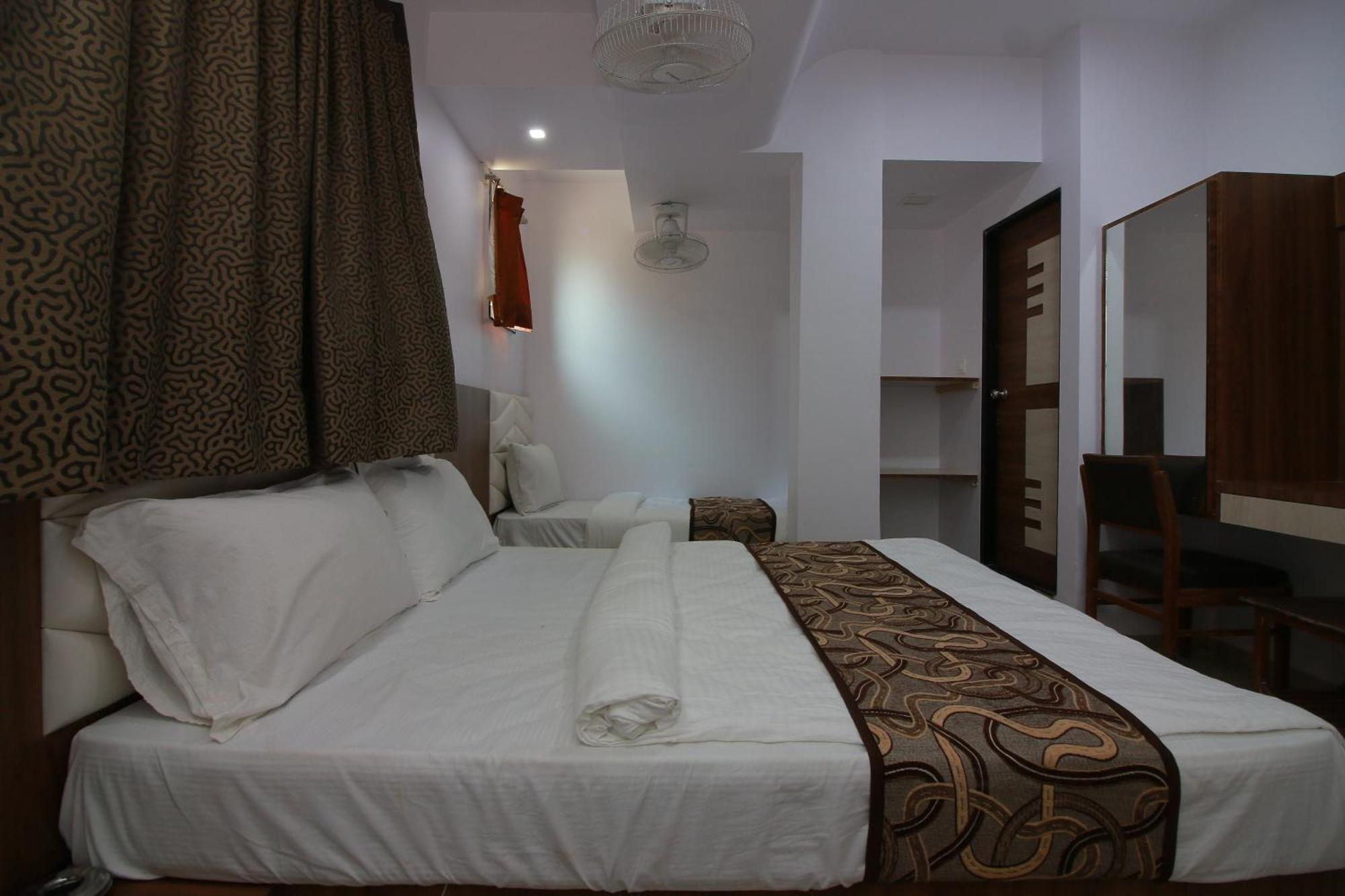Hotel Apex Нави Мумбай Екстериор снимка