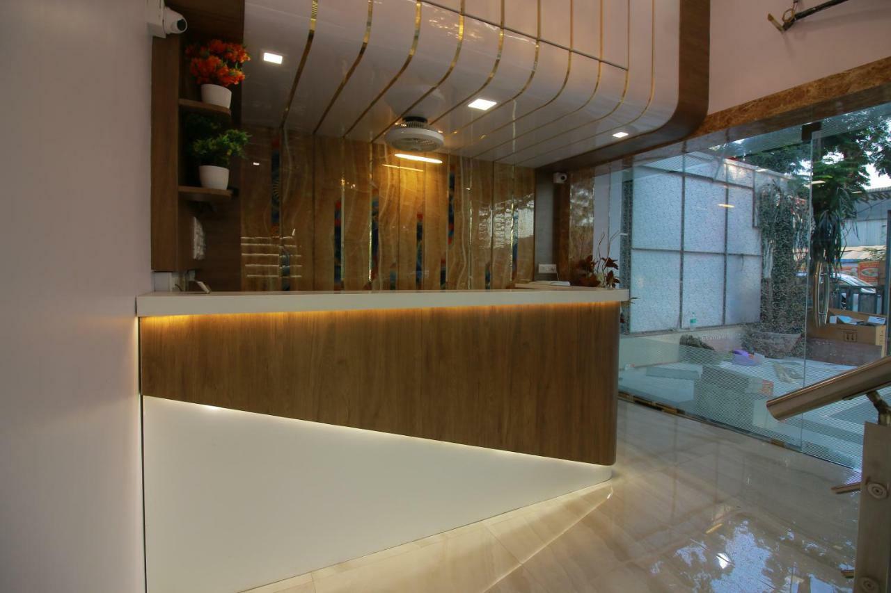 Hotel Apex Нави Мумбай Екстериор снимка
