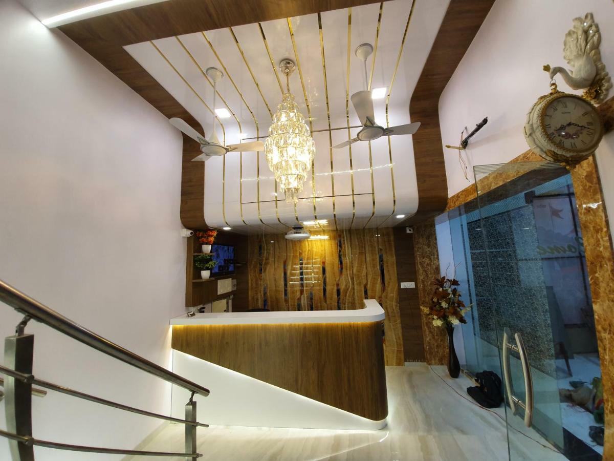Hotel Apex Нави Мумбай Екстериор снимка